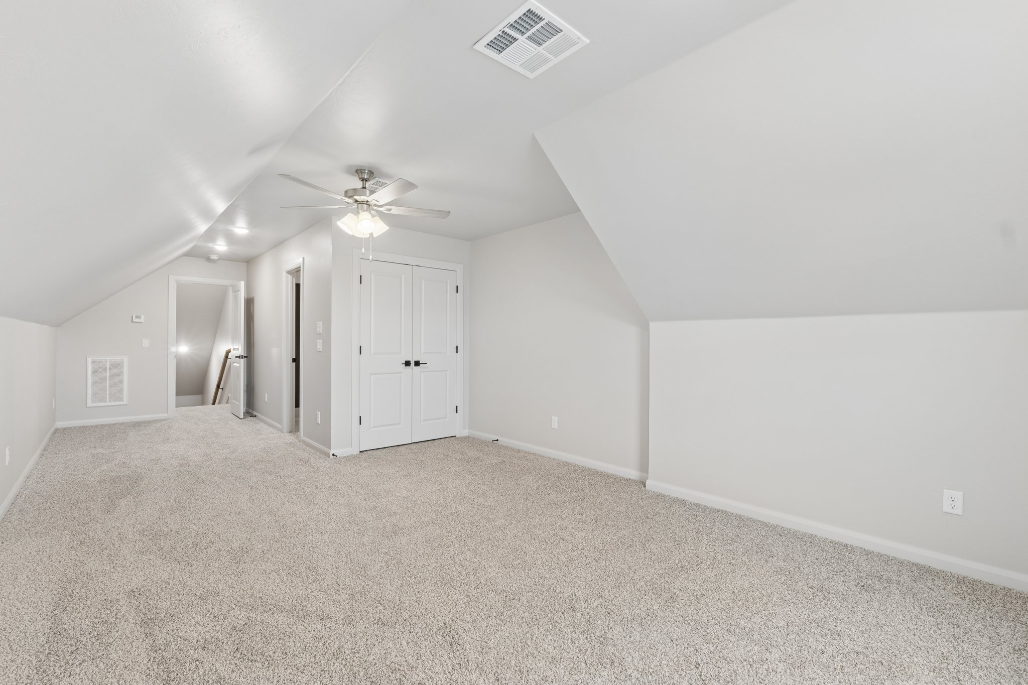 2132 Santa Monica St_041.jpg