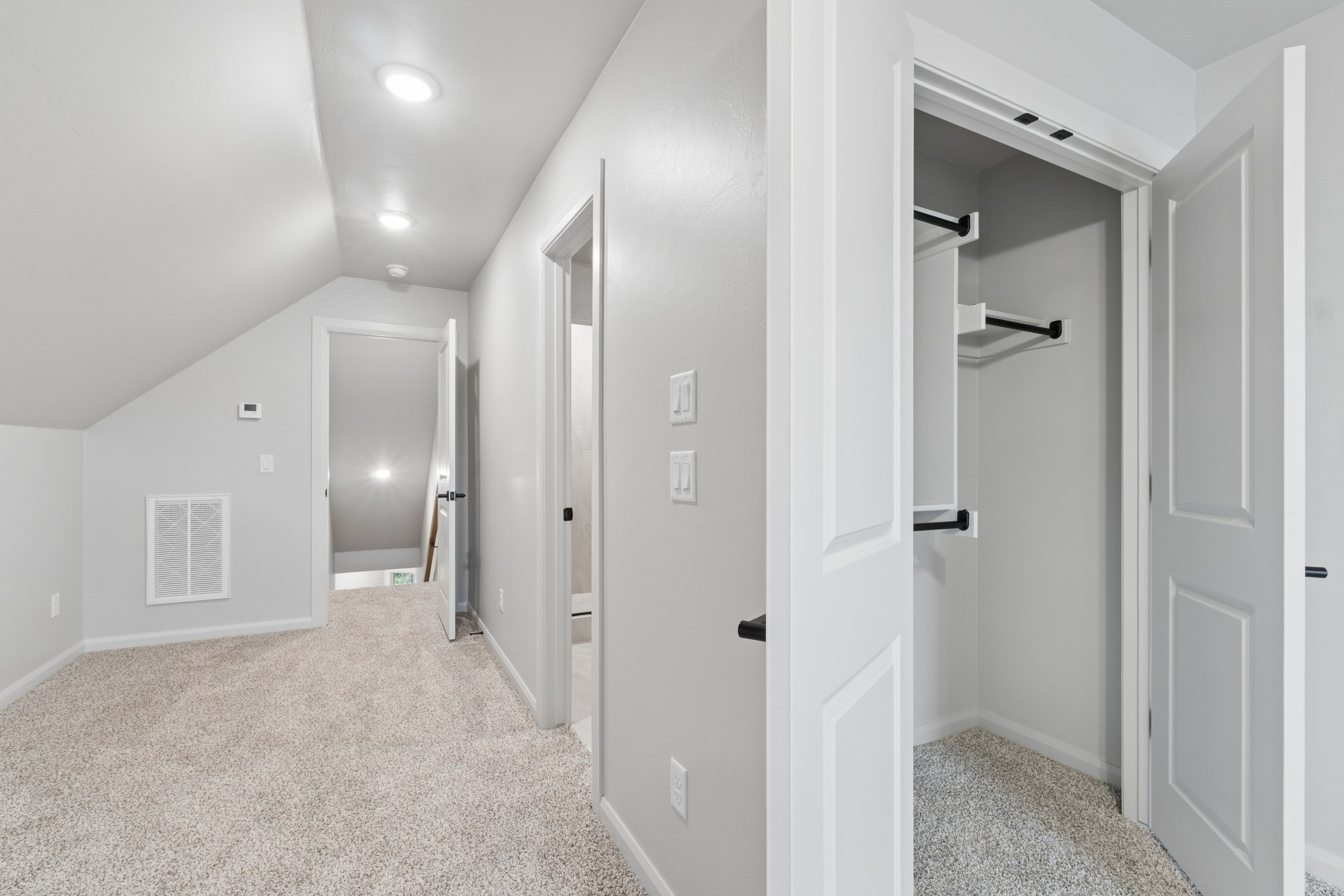 2132 Santa Monica St_044.jpg