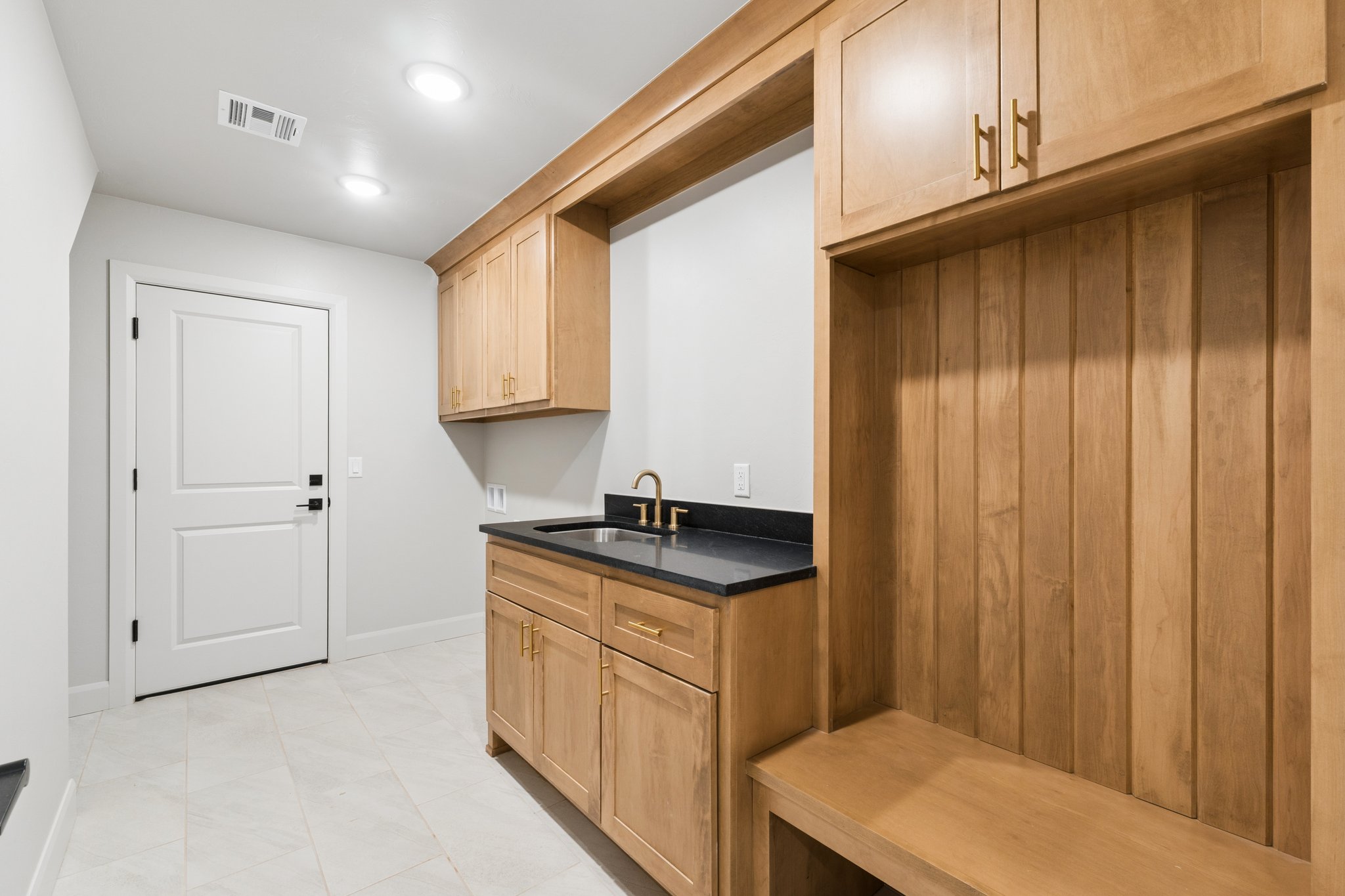 2132 Santa Monica St_048.jpg