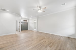 2132 Santa Monica St_010.jpg