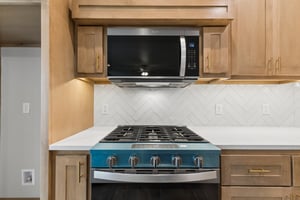 2132 Santa Monica St_016.jpg