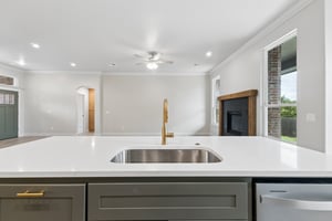 2132 Santa Monica St_017.jpg