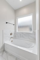 2132 Santa Monica St_029.jpg