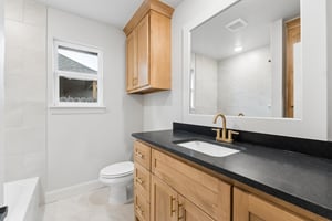 2132 Santa Monica St_035.jpg