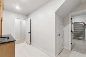 2132 Santa Monica St_049.jpg