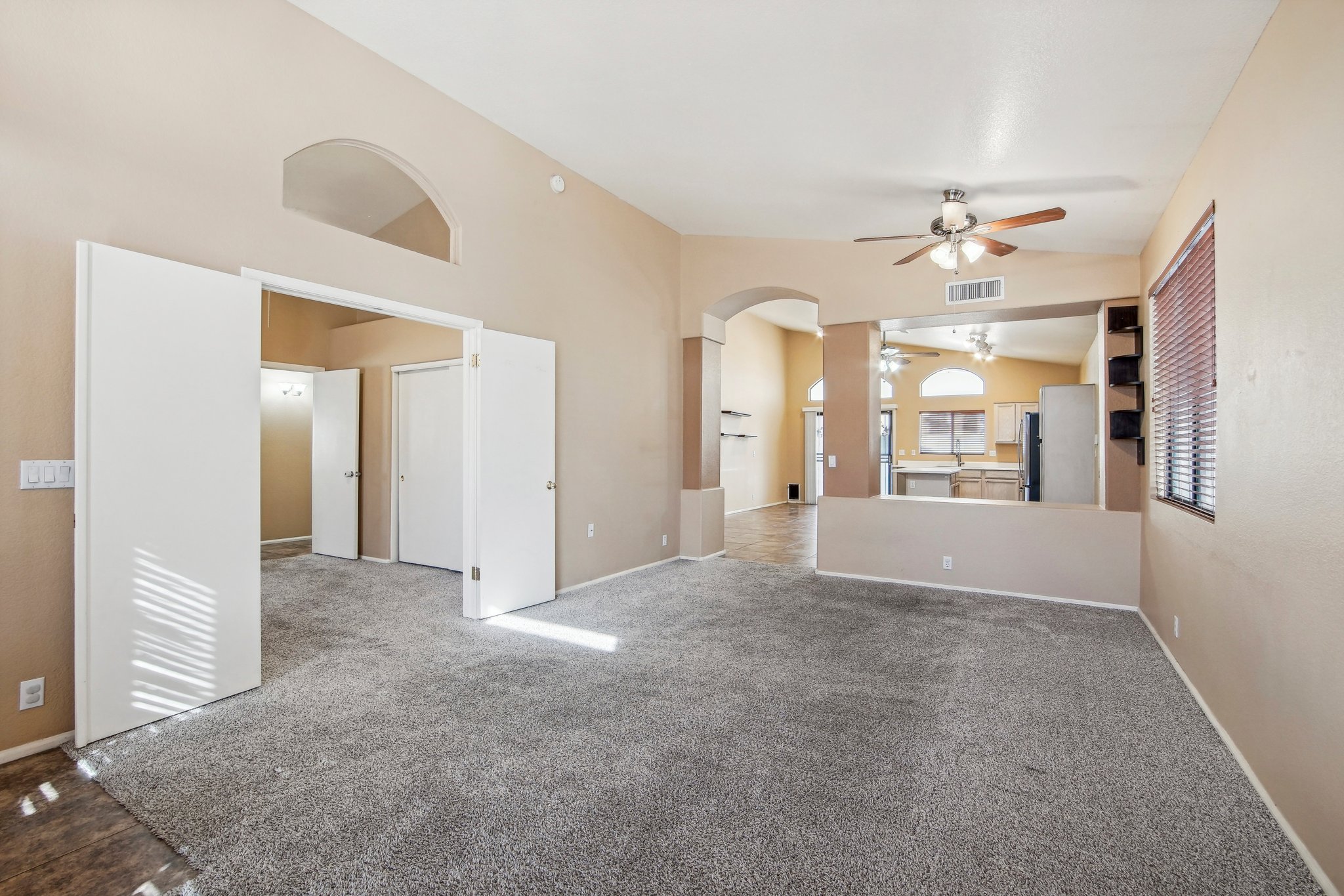 E Wahalla Ln-007.jpg