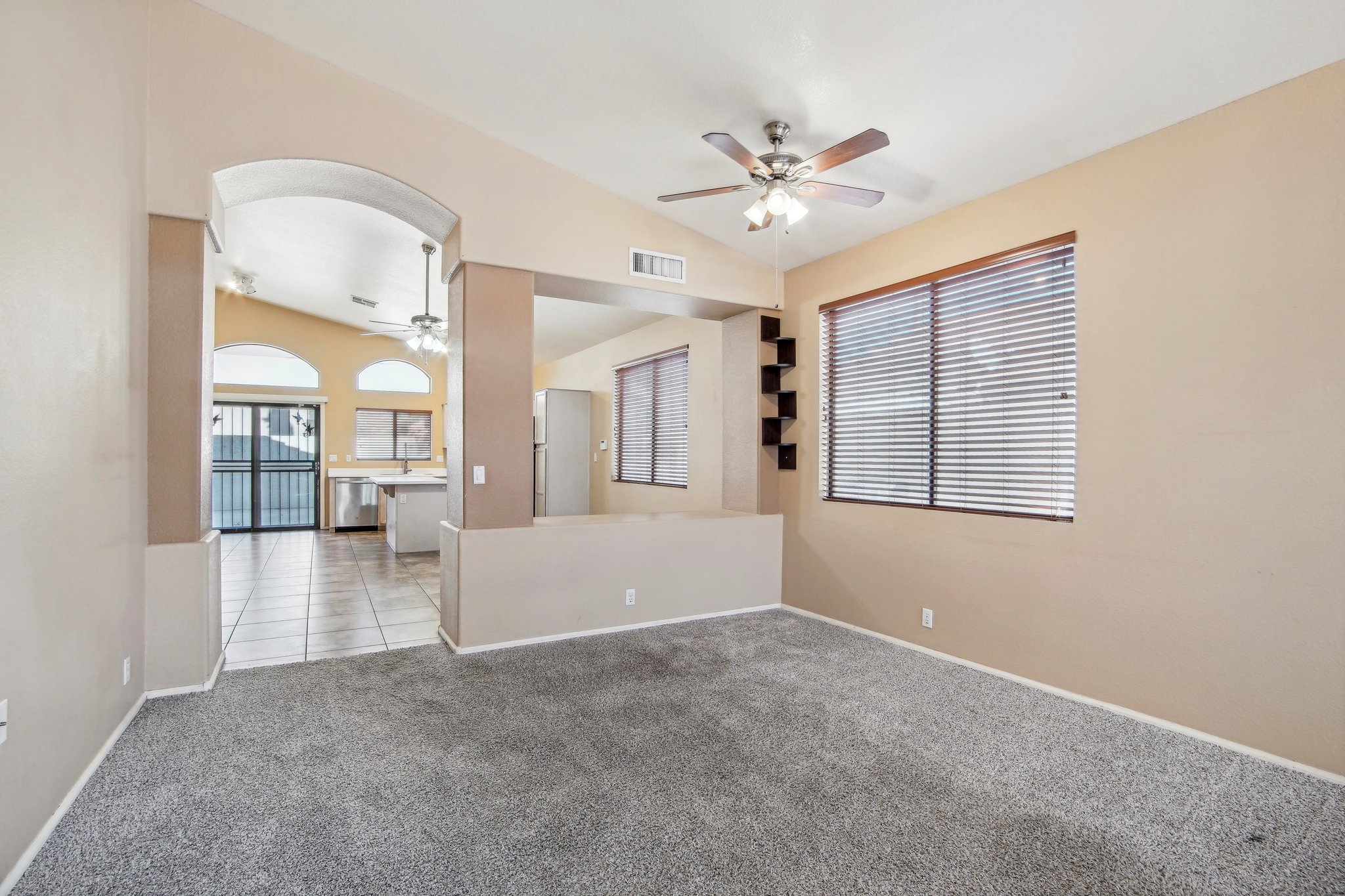 E Wahalla Ln-008.jpg