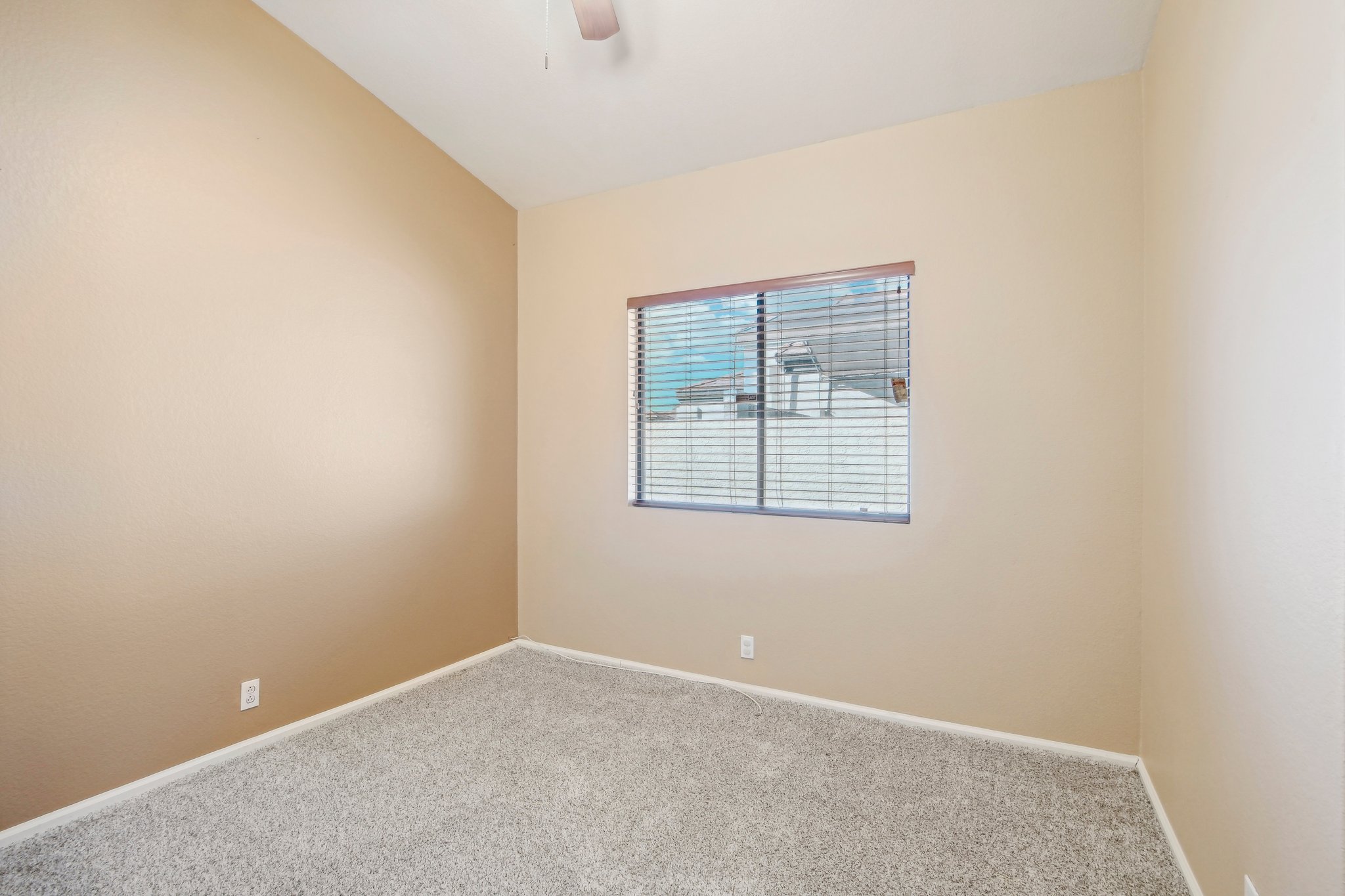 E Wahalla Ln-022.jpg