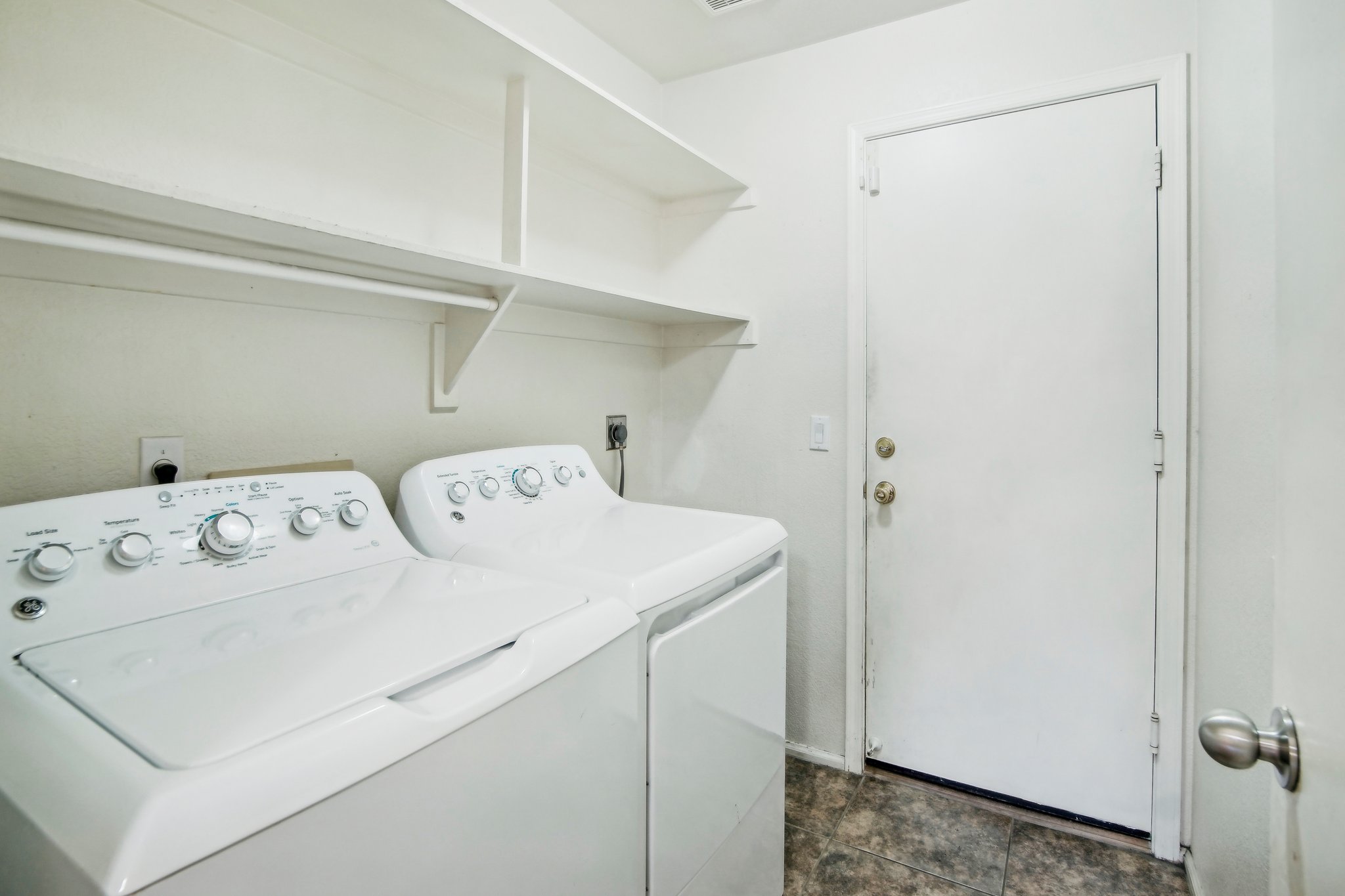 E Wahalla Ln-024.jpg