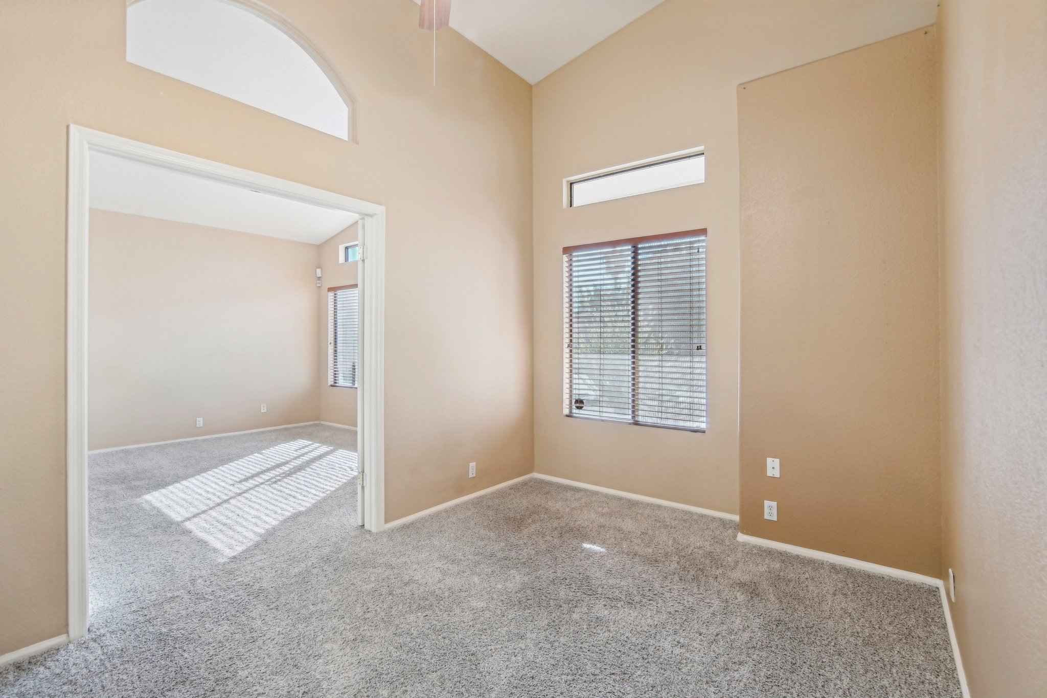 E Wahalla Ln-025.jpg