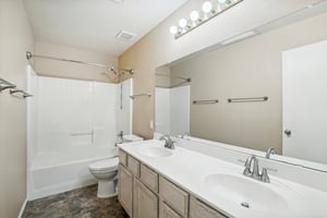 E Wahalla Ln-021.jpg