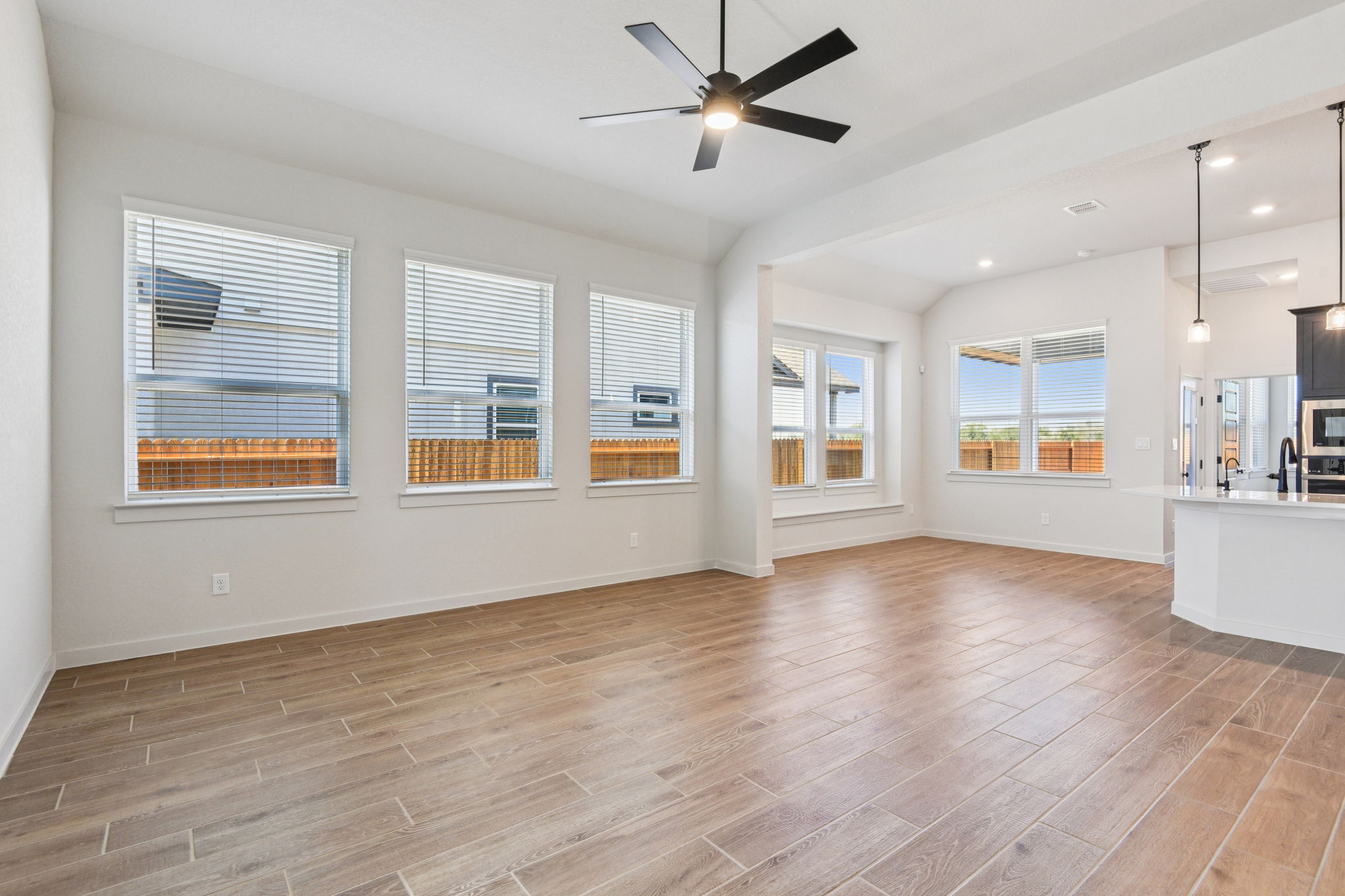 2134 Shepards St-S0502-006