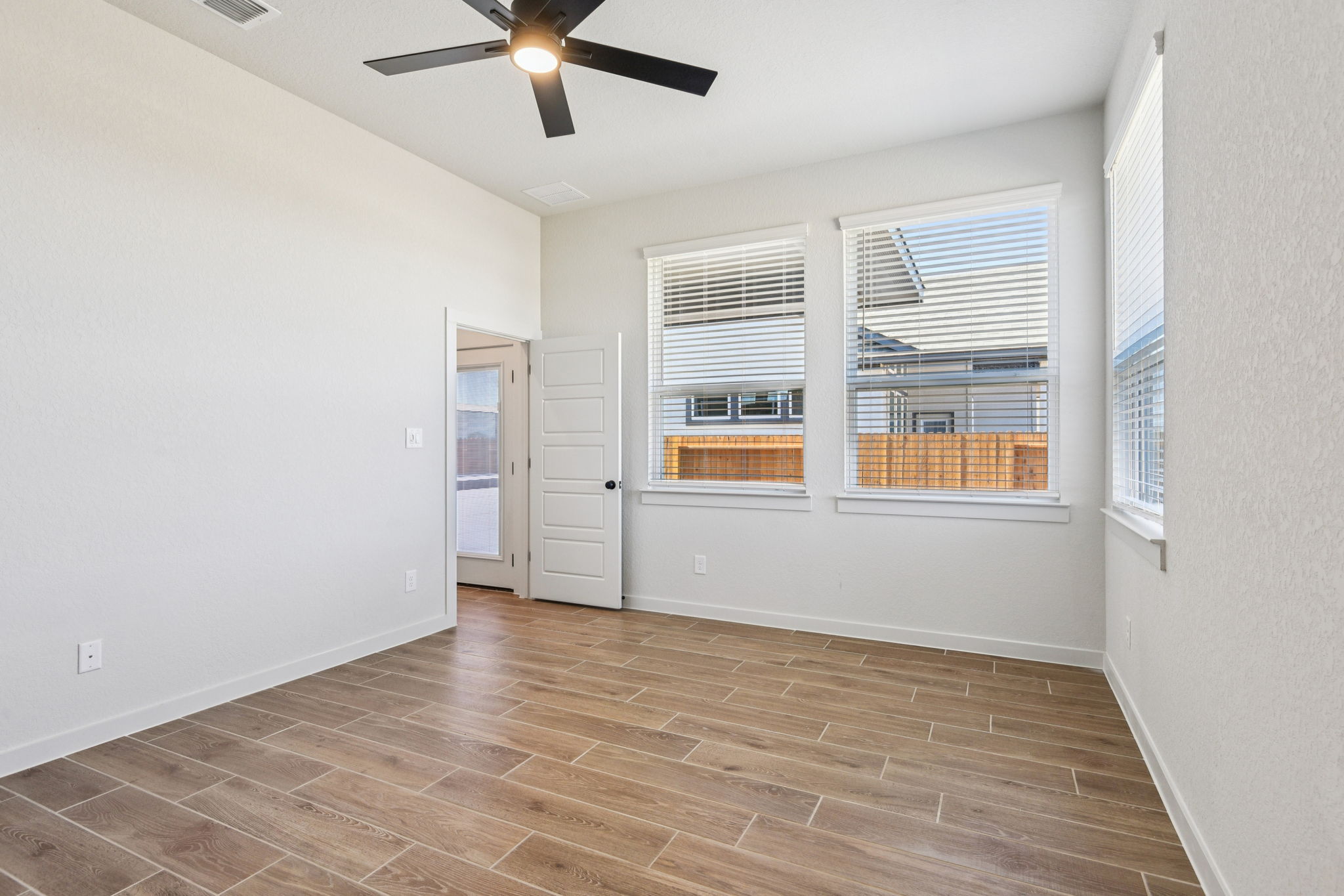 2134 Shepards St-S0502-033