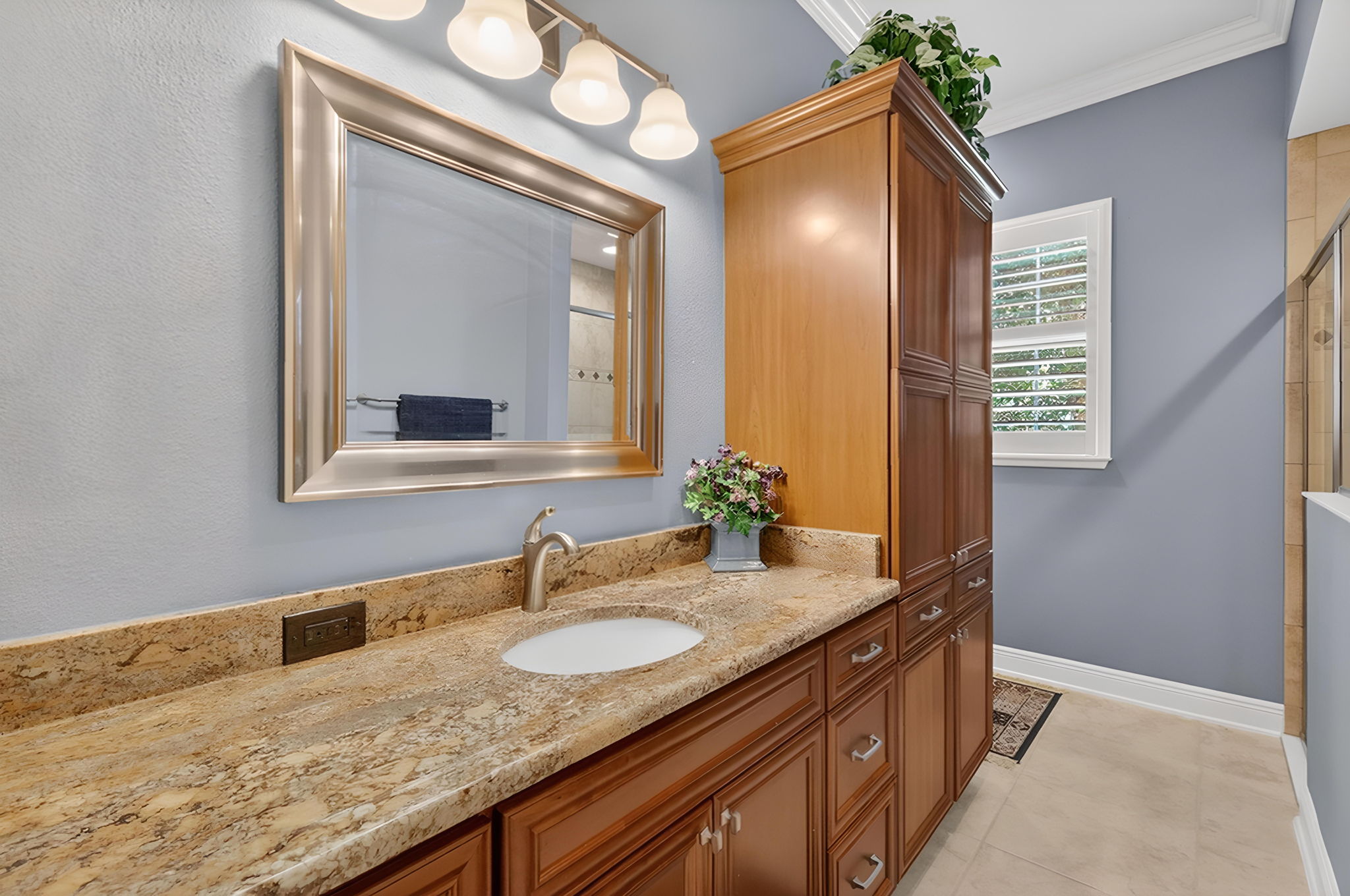 2nd Bathroom 1
