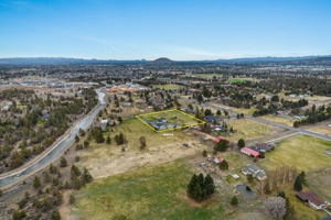 21640 Crofoot Ct, Bend, OR 97701, USA Photo 22