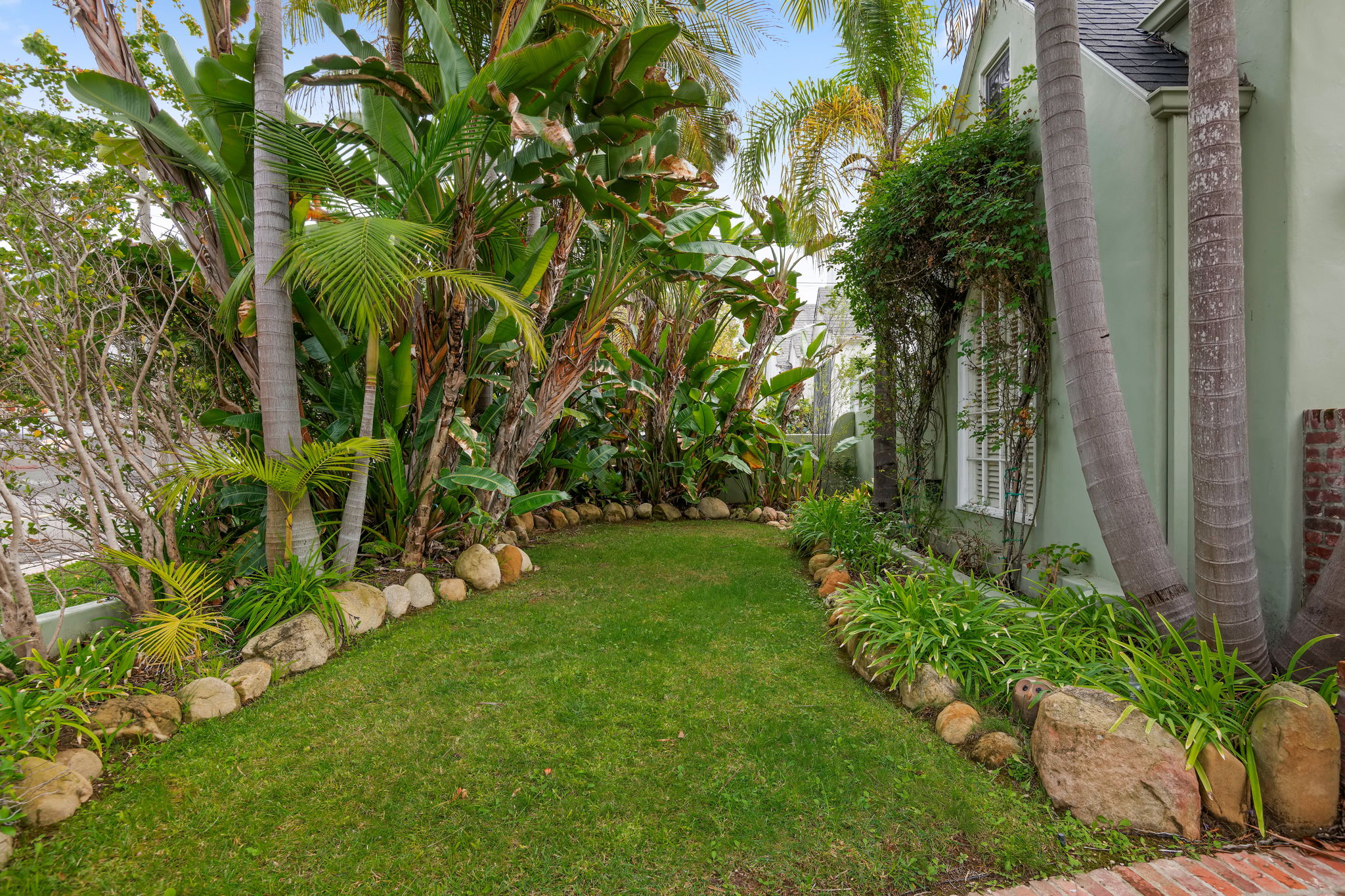 03-Front Yard