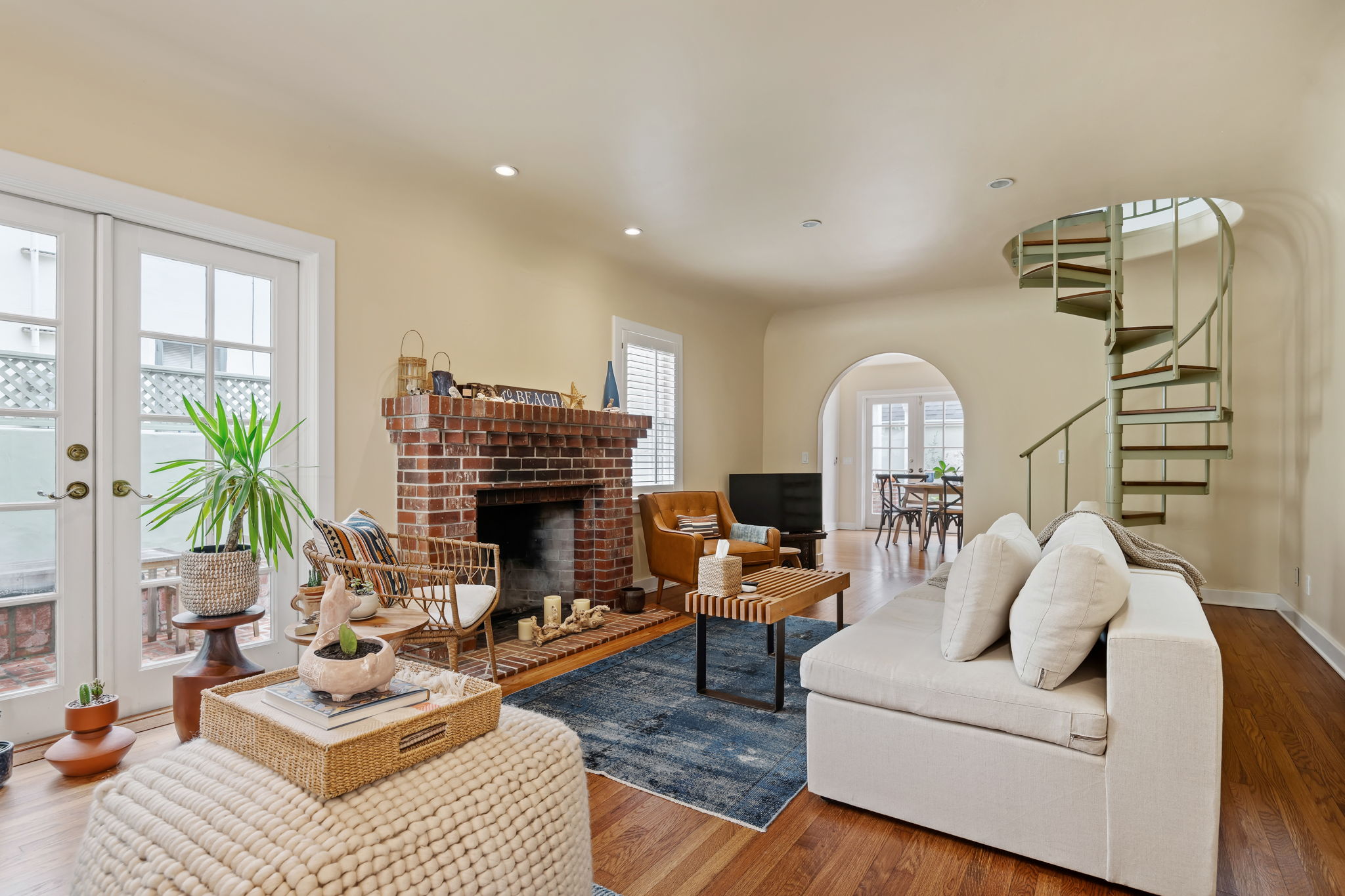 07-Living Room