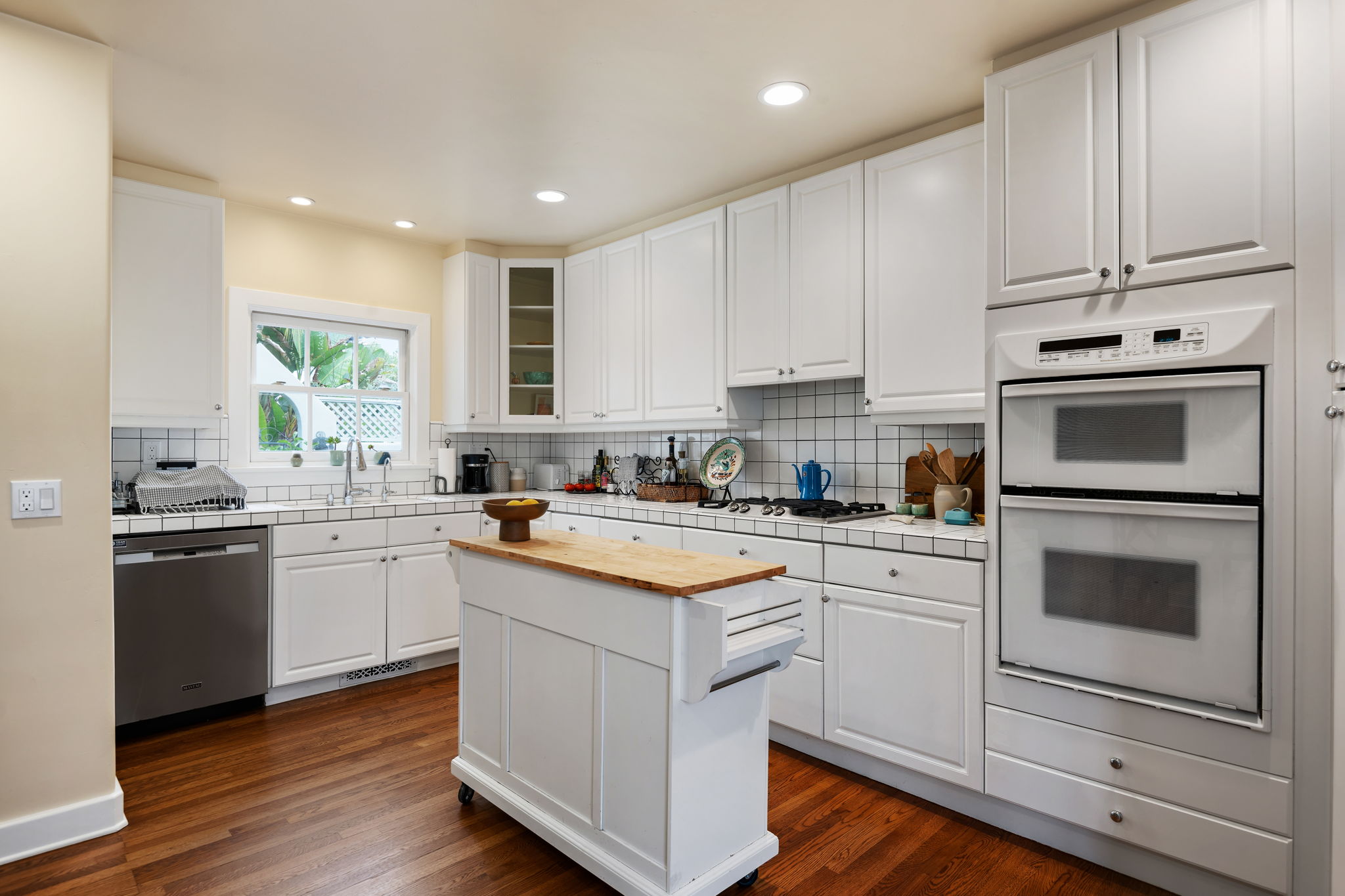 13-Kitchen