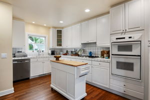 13-Kitchen