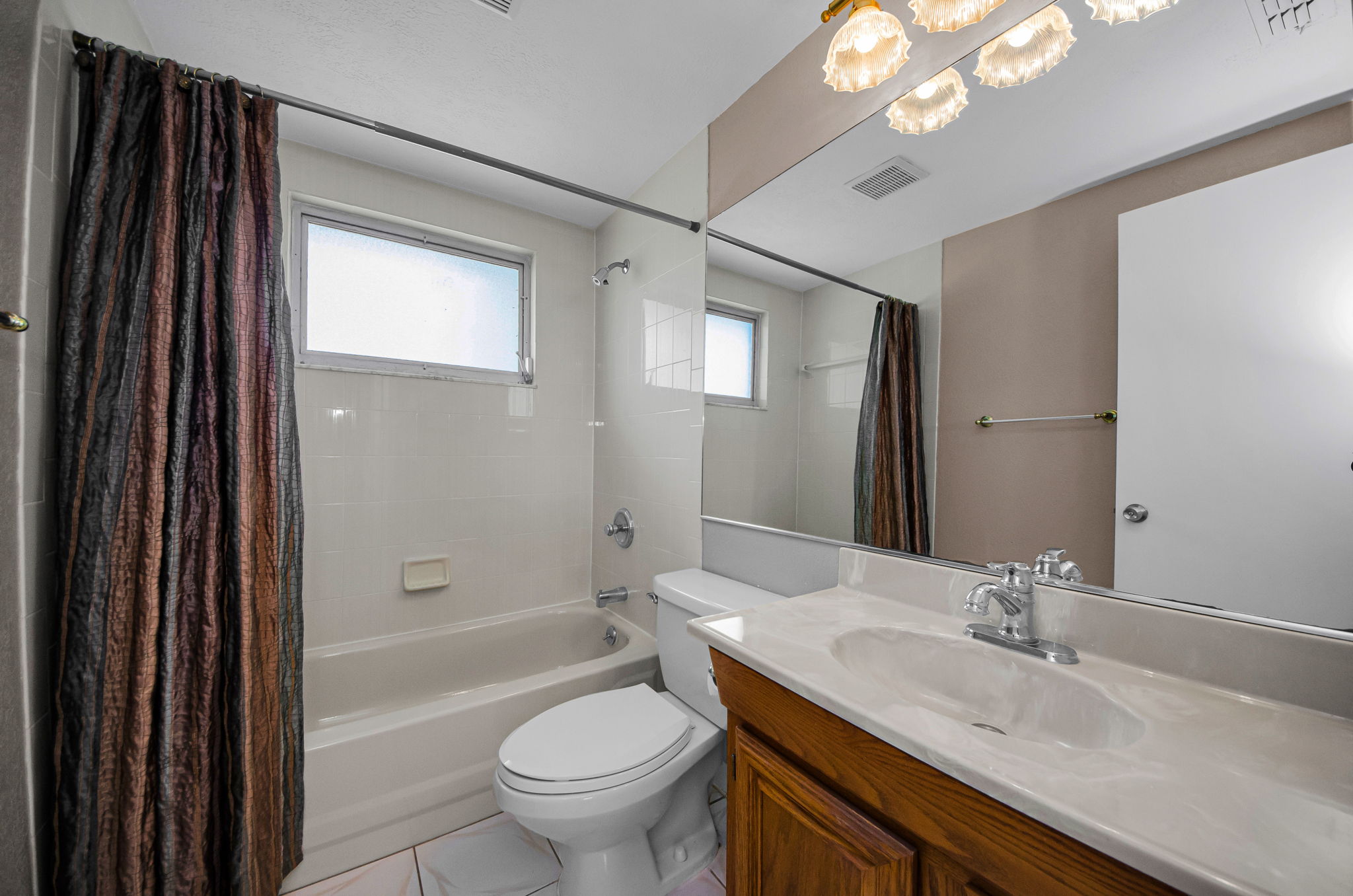 Bathroom 1a