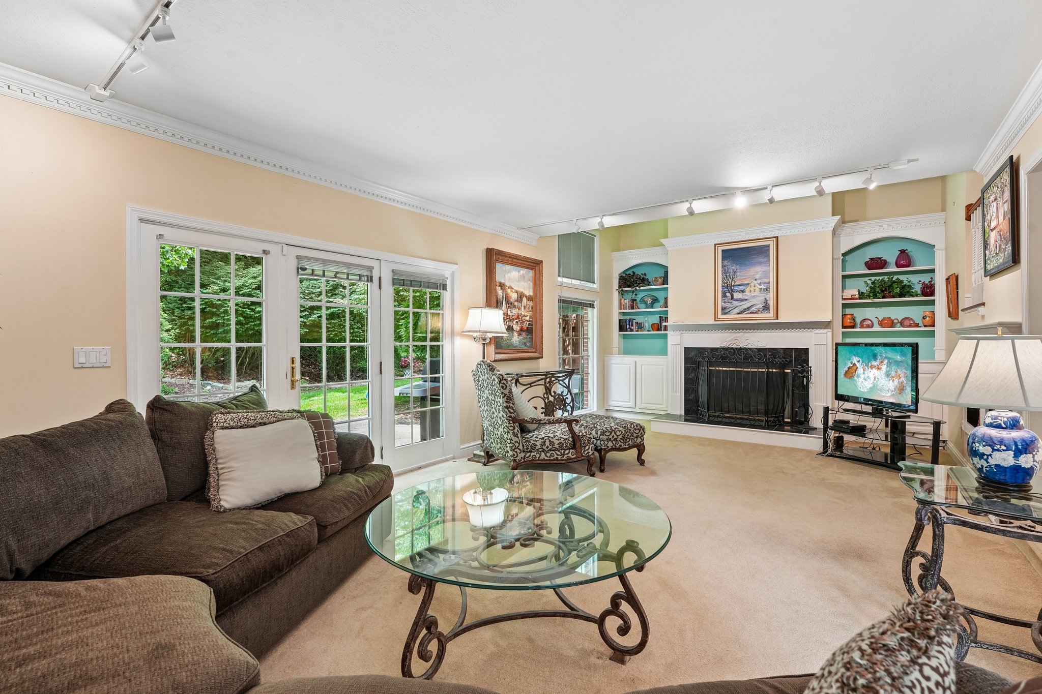 Huntington Ct-S0807-011.jpg