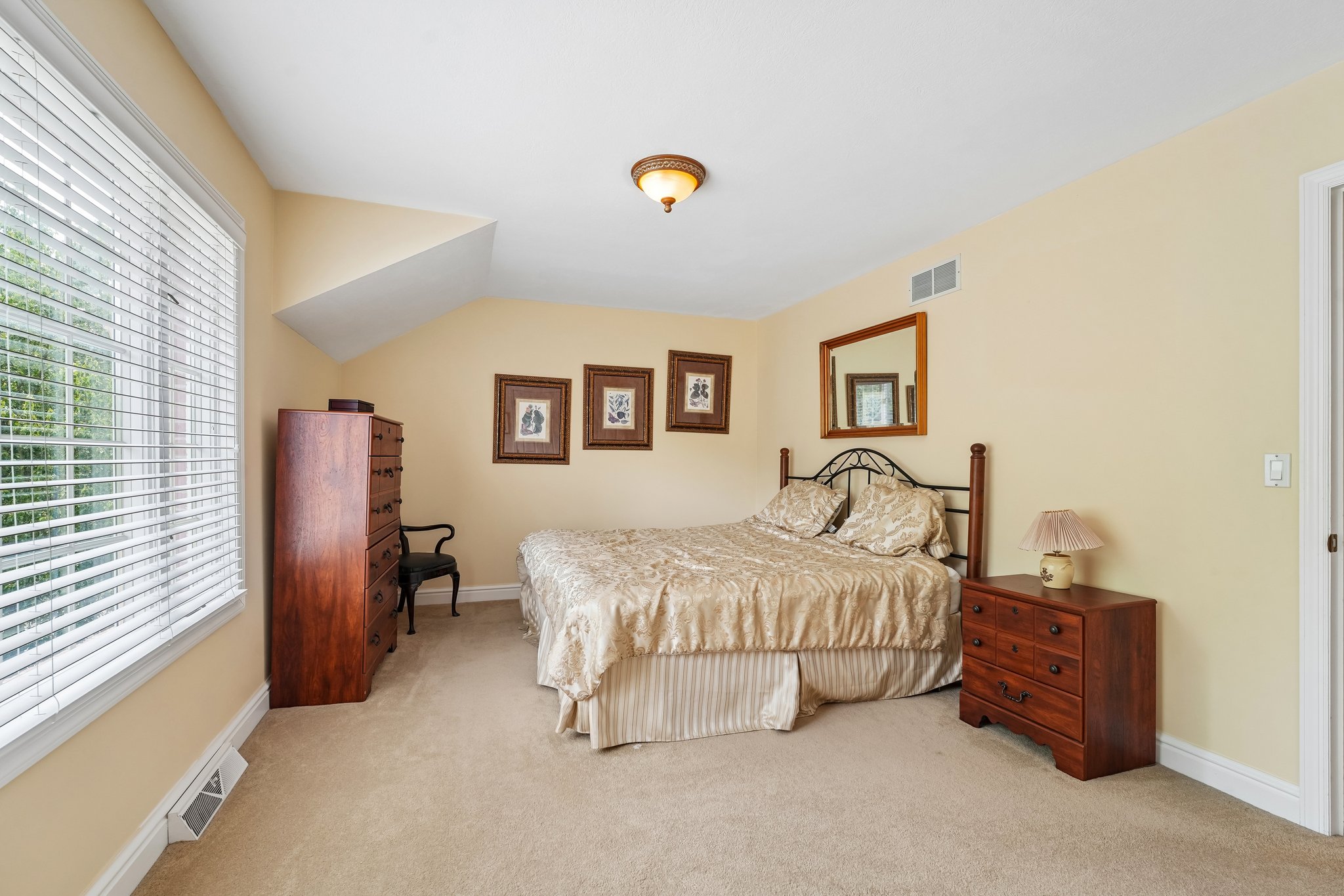Huntington Ct-S0807-023.jpg