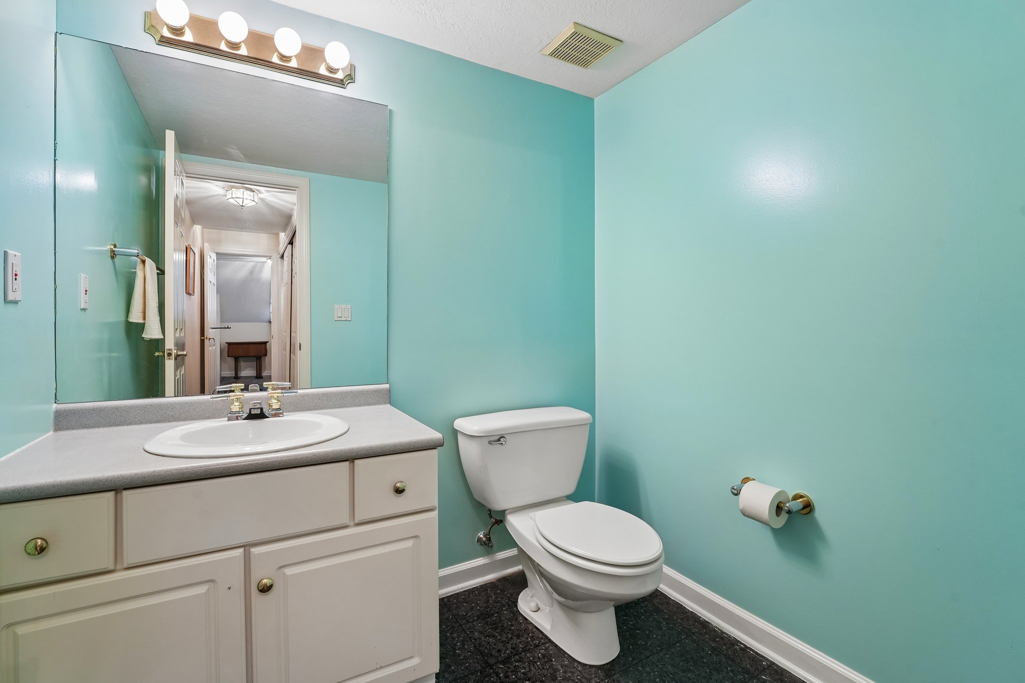 Huntington Ct-S0807-036.jpg