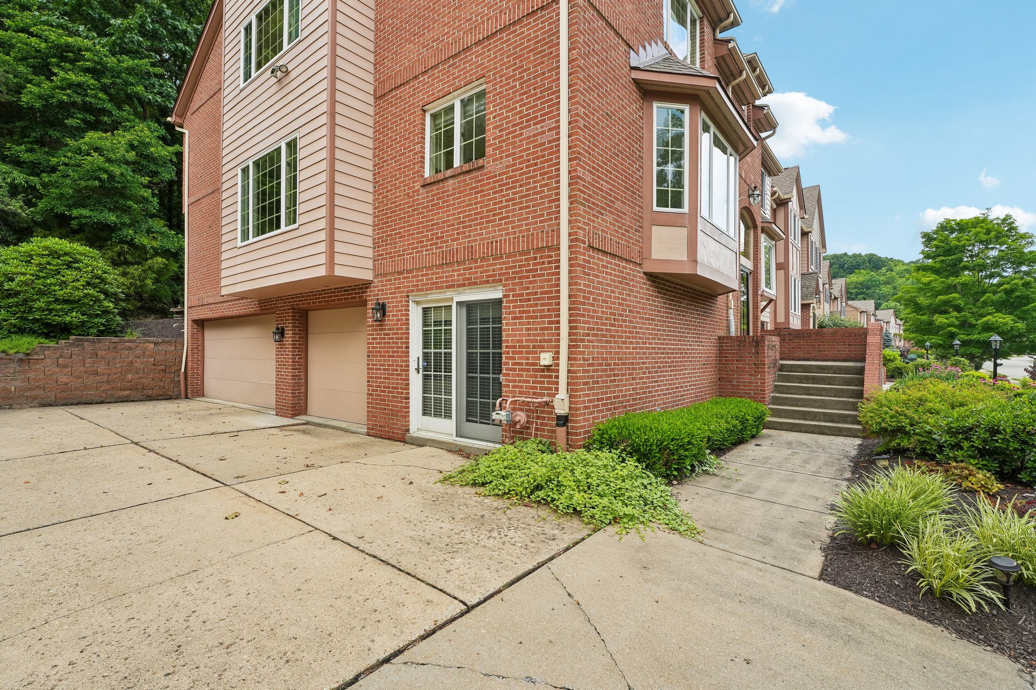 Huntington Ct-S0807-039.jpg