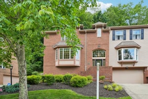 Huntington Ct-S0807-002.jpg