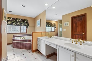 Huntington Ct-S0807-033.jpg