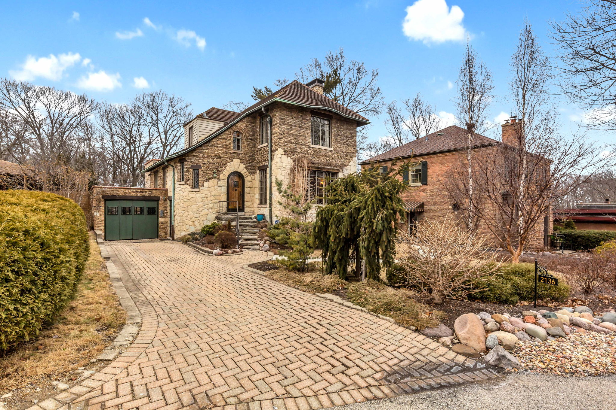 Walk to Metra in this charming north Beverly neighborhood
