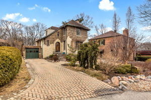 Walk to Metra in this charming north Beverly neighborhood