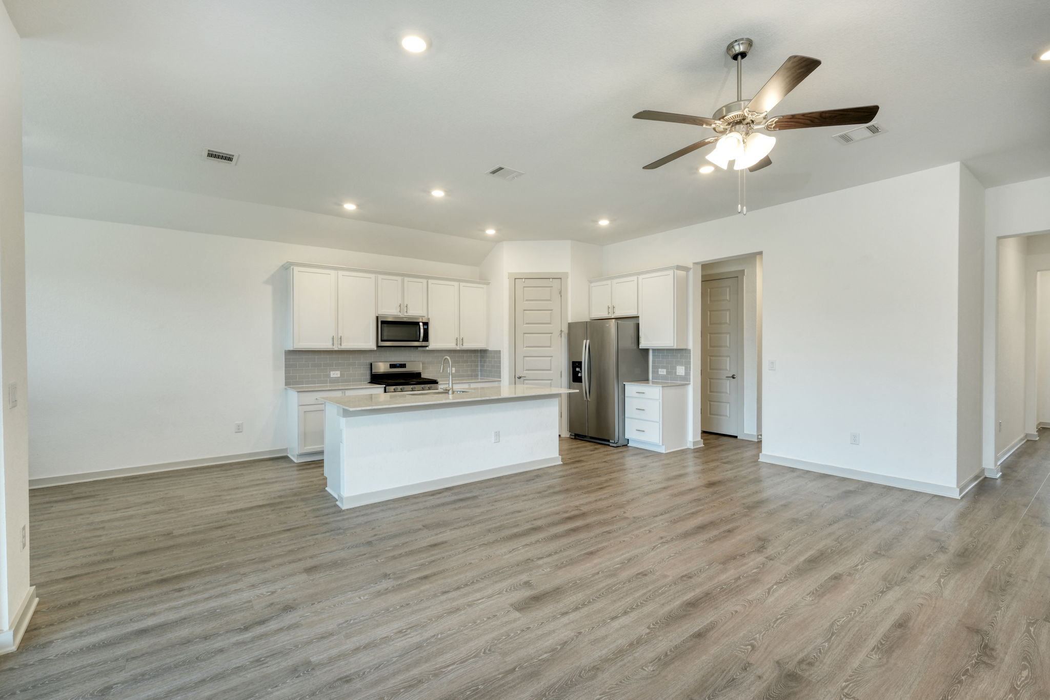 Living/Kitchen