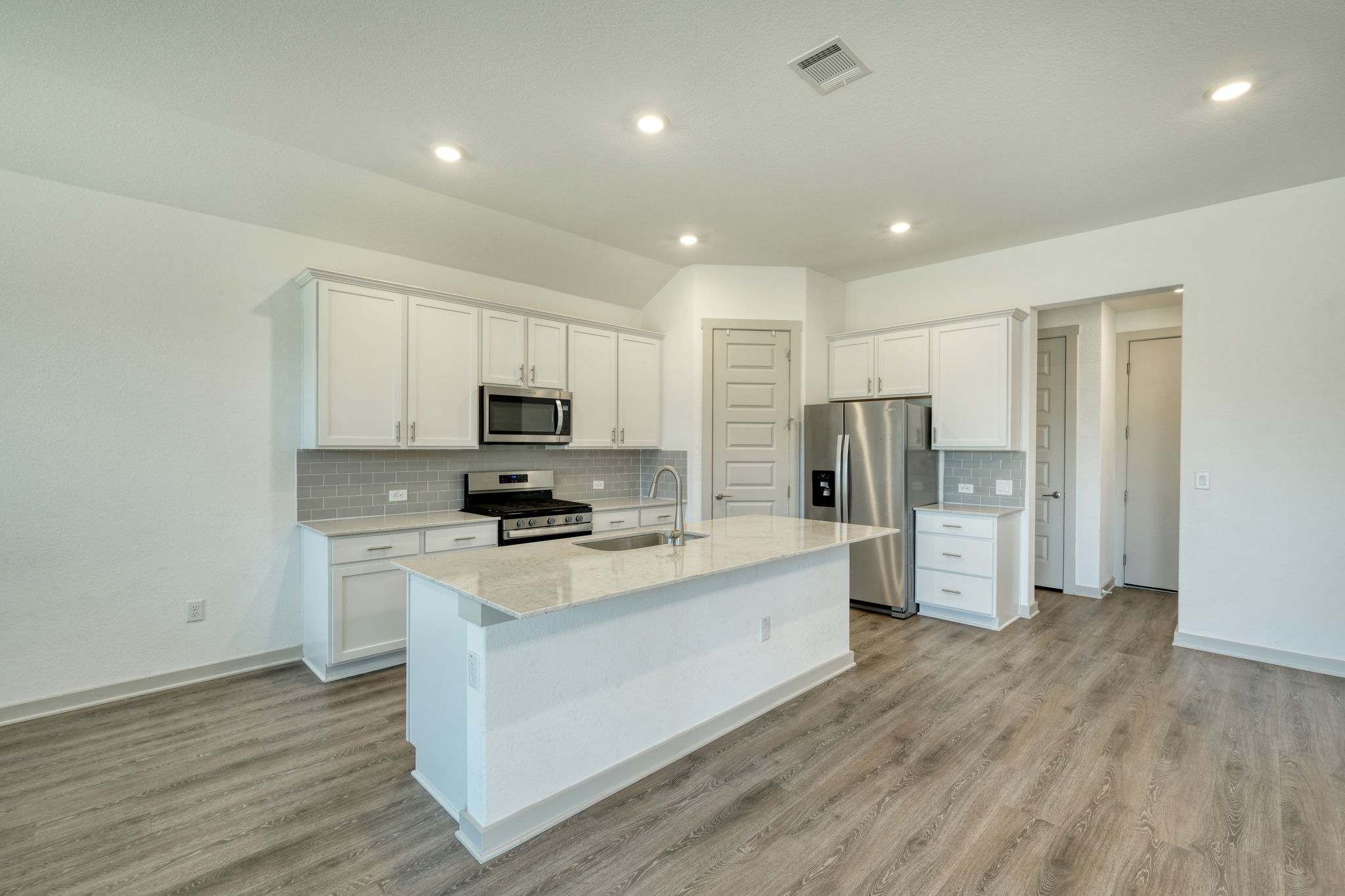 Kitchen/Breakfast Bar