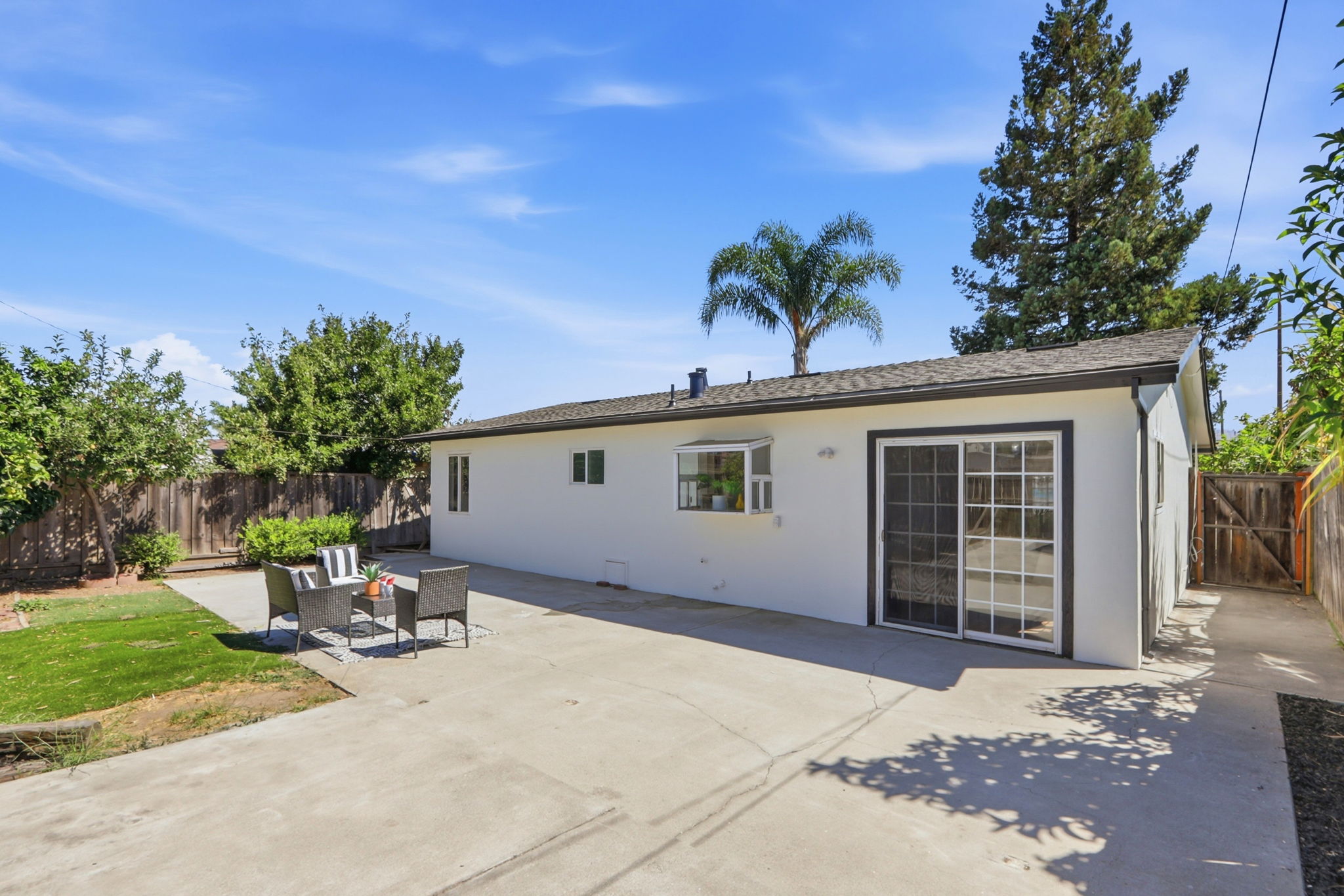 030_F8_2137 Inman Way