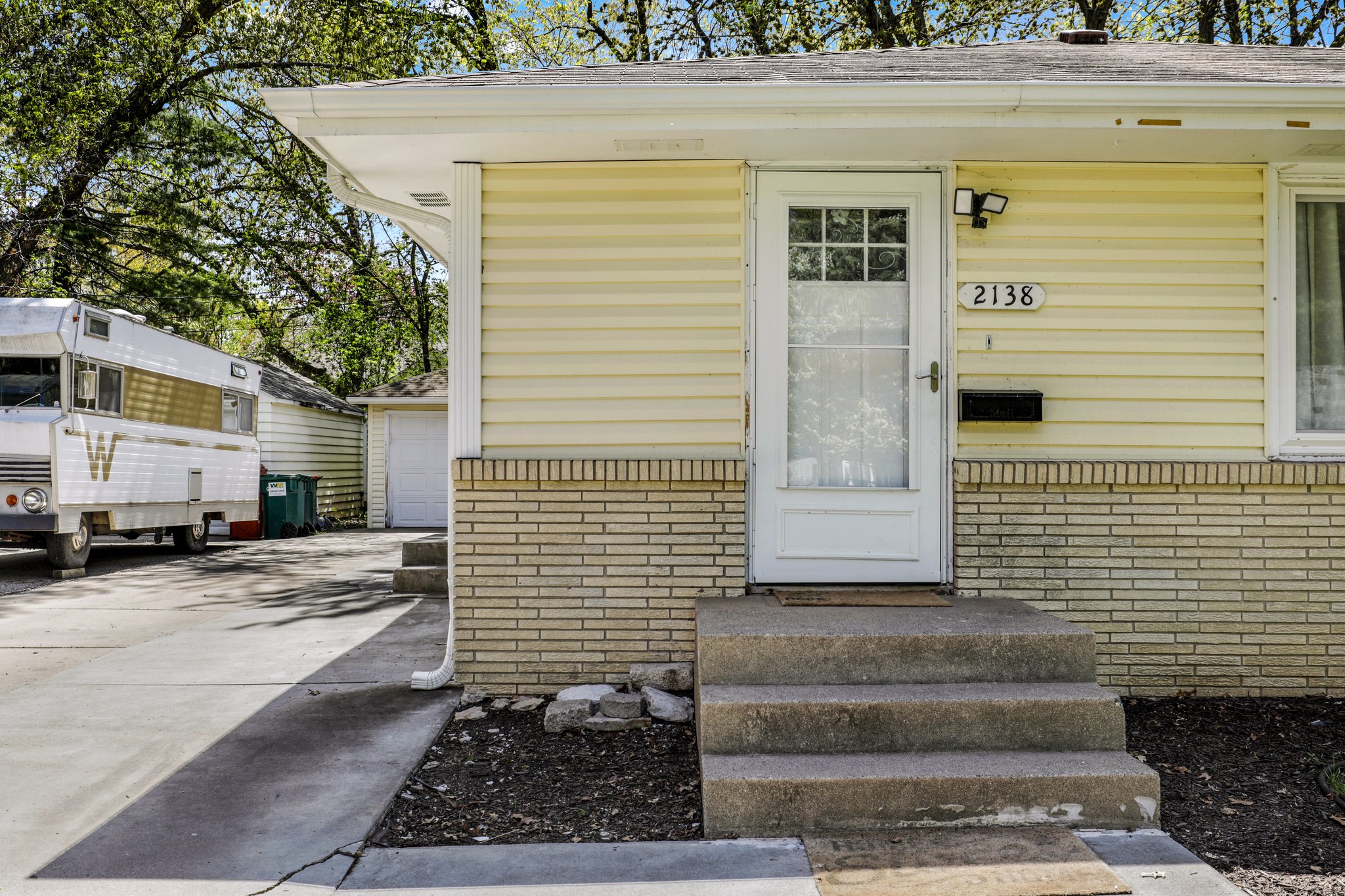 2138 Forest Dr, Minneapolis, MN 55421, US Photo 4
