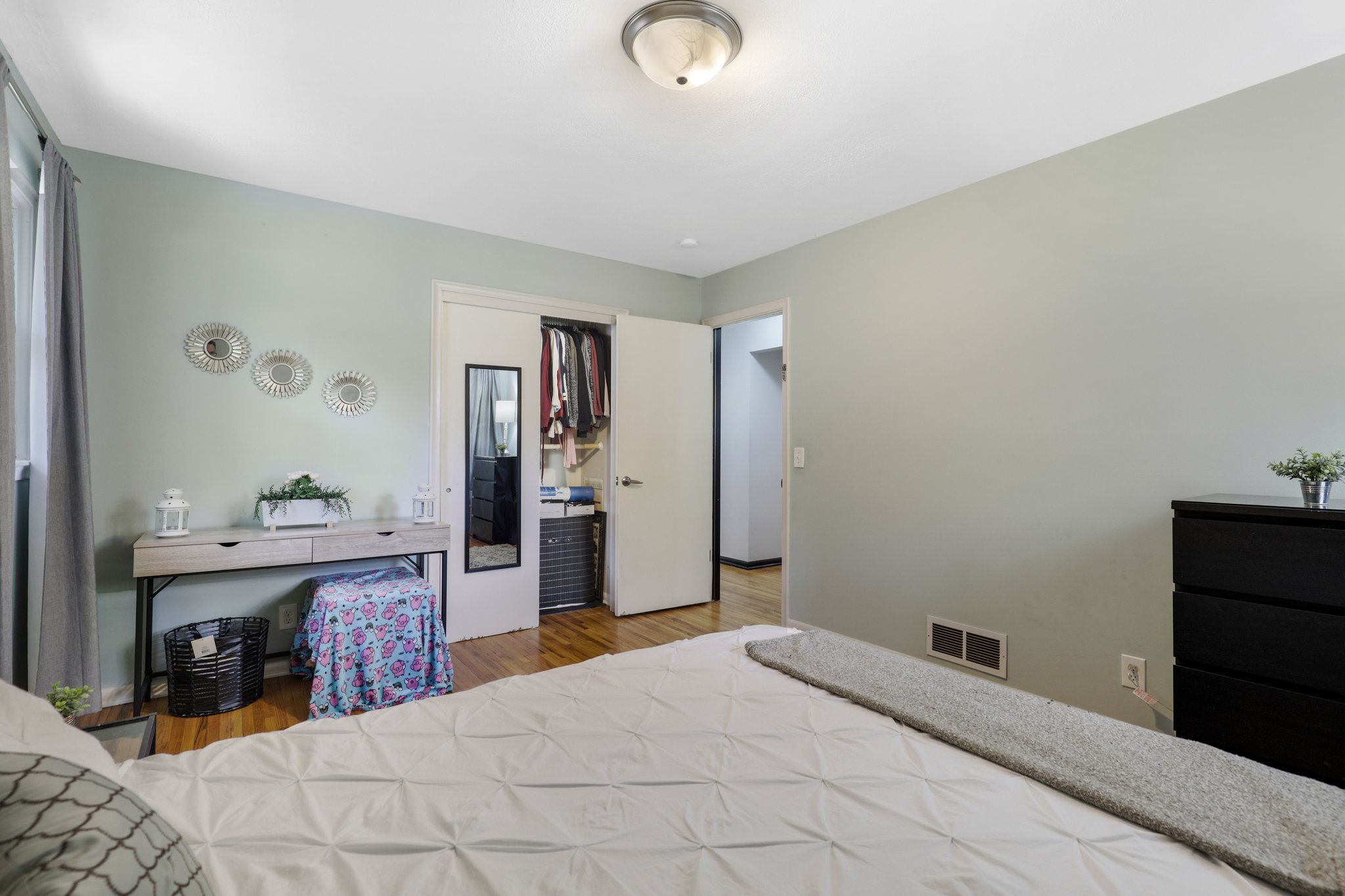 2138 Forest Dr, Minneapolis, MN 55421, US Photo 25