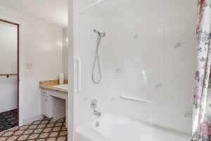E 45th St-019.jpg