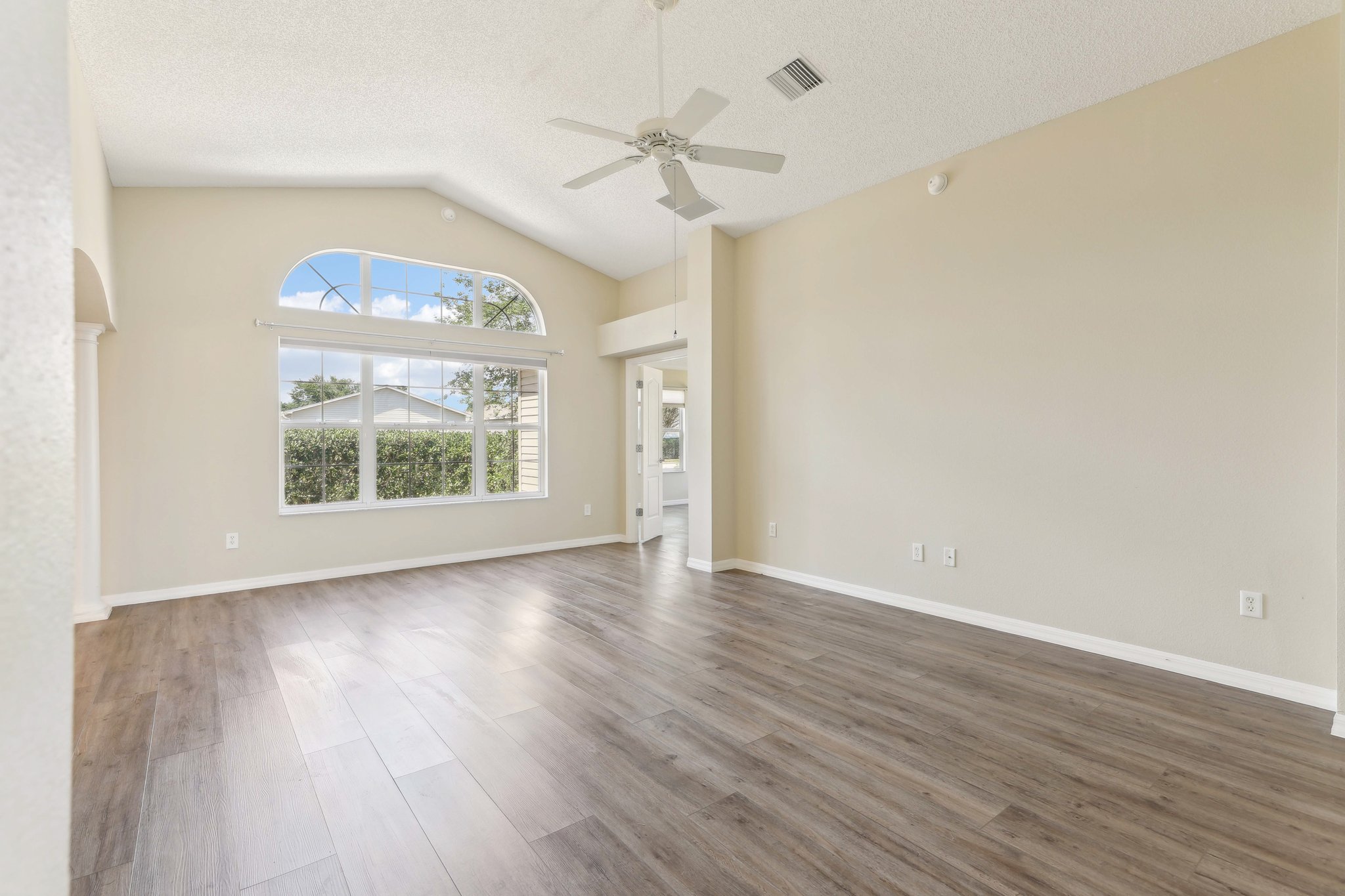 Kaylee Dr-2404-009.jpg