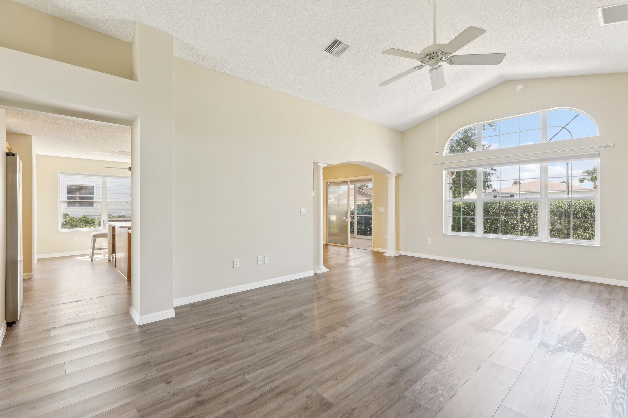 Kaylee Dr-2404-010.jpg