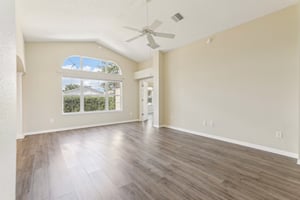 Kaylee Dr-2404-009.jpg