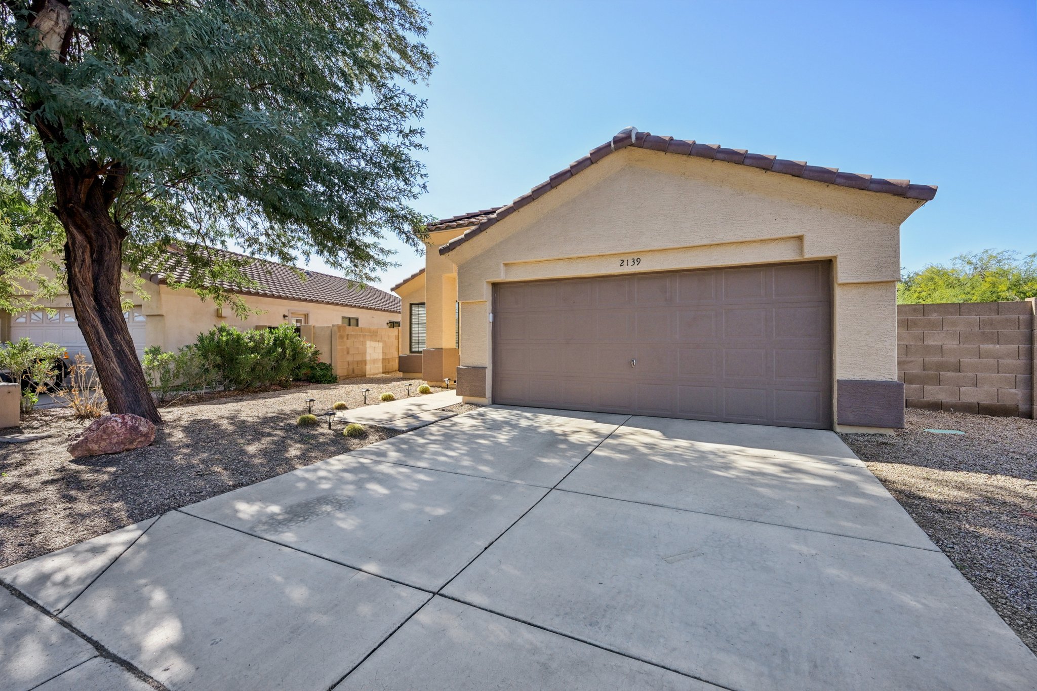 W Tracy Ln-S0212-003.jpg