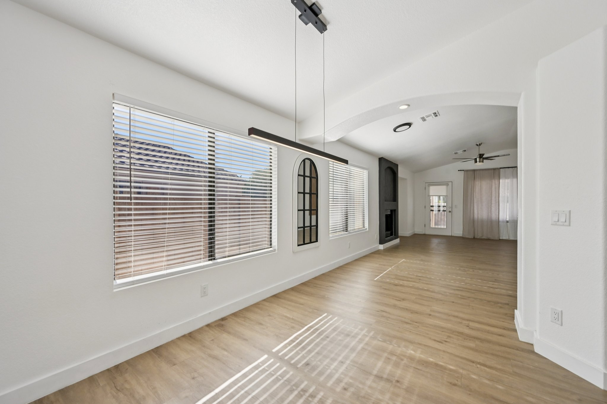 W Tracy Ln-S0212-009.jpg