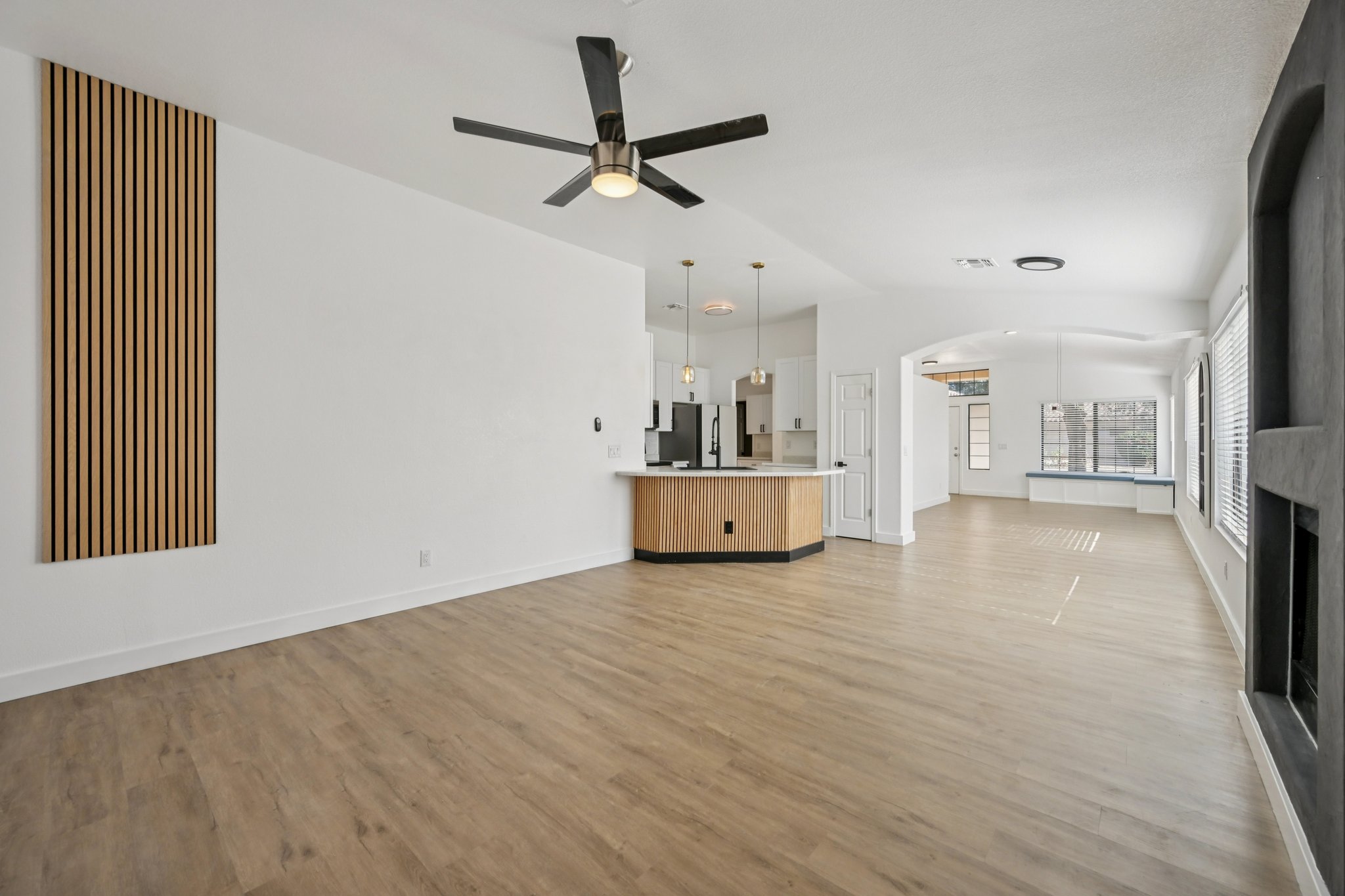 W Tracy Ln-S0212-014.jpg