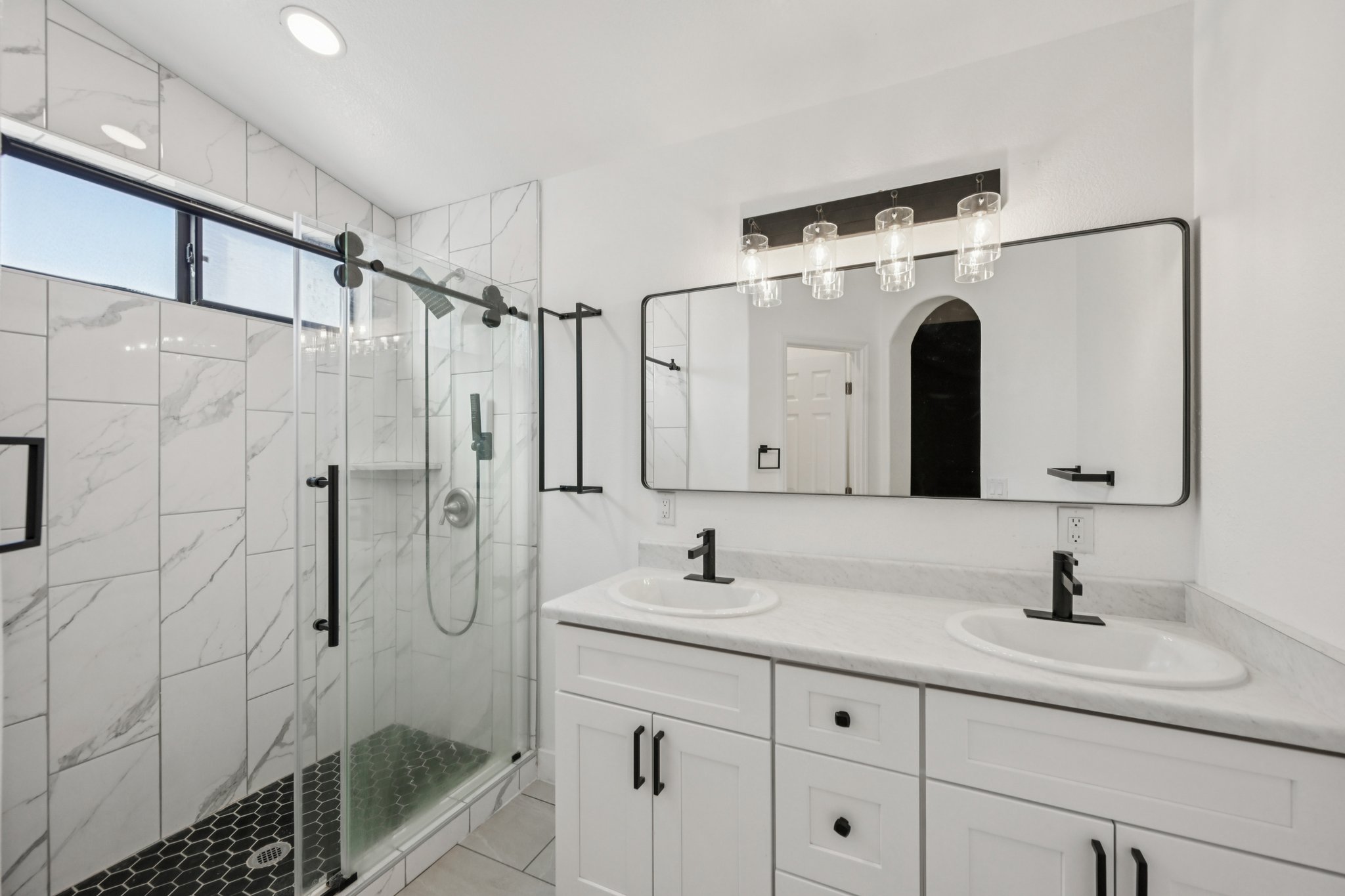 W Tracy Ln-S0212-033.jpg