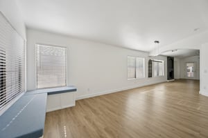 W Tracy Ln-S0212-007.jpg