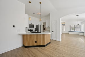 W Tracy Ln-S0212-018.jpg