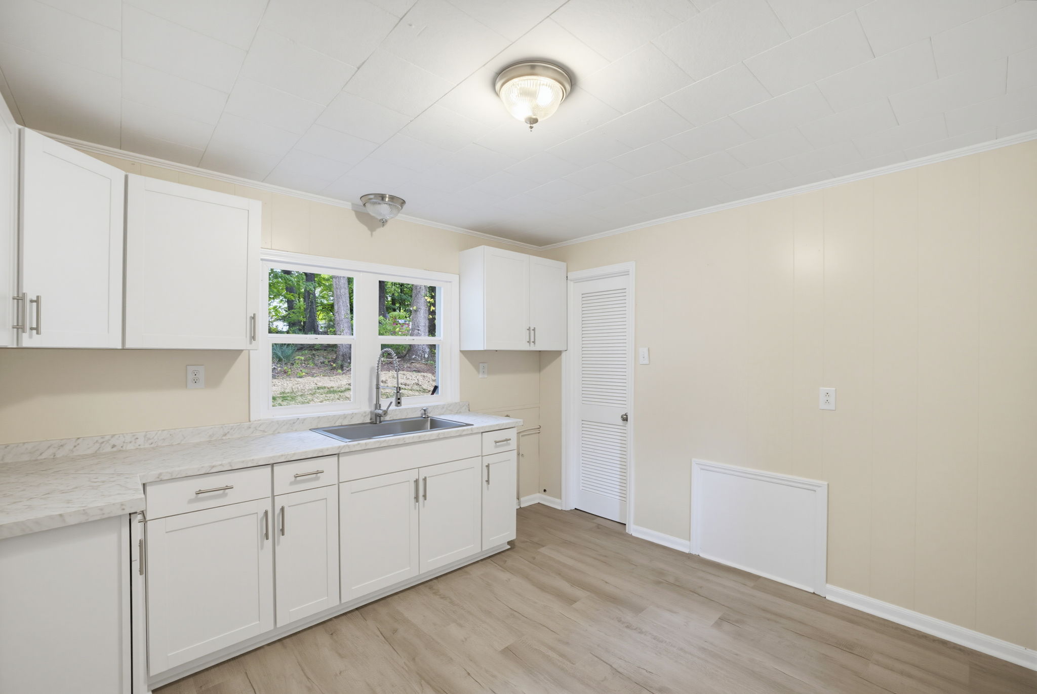 214 Cedar St-16