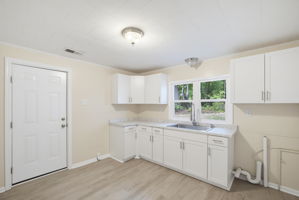214 Cedar St-18