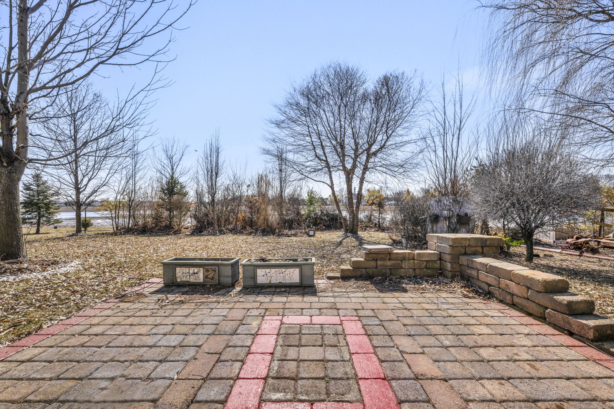  Photo 42